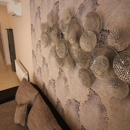 Fashion Street 17 Apartment
