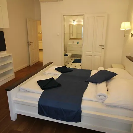 Fashion Street 17 Apartment
