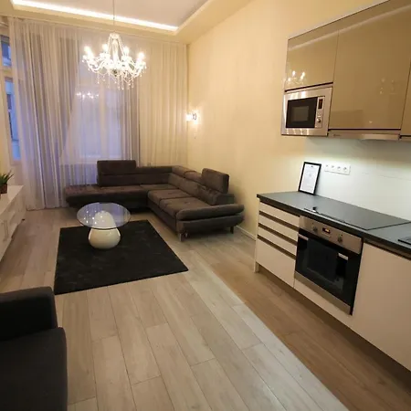Apartment Fashion Street 17